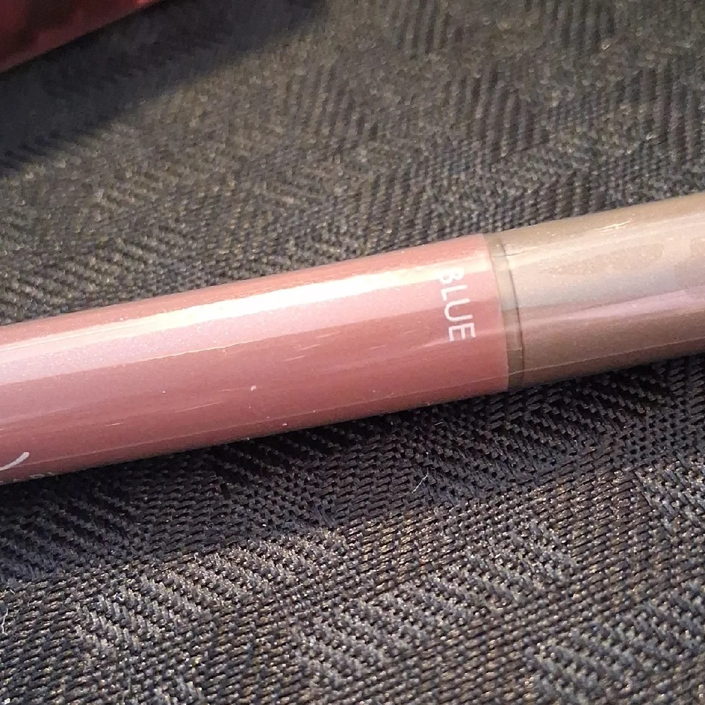 CHELLA Dual-Ended Liquid Eye Liner Pearl — Black and Blue All In One.
